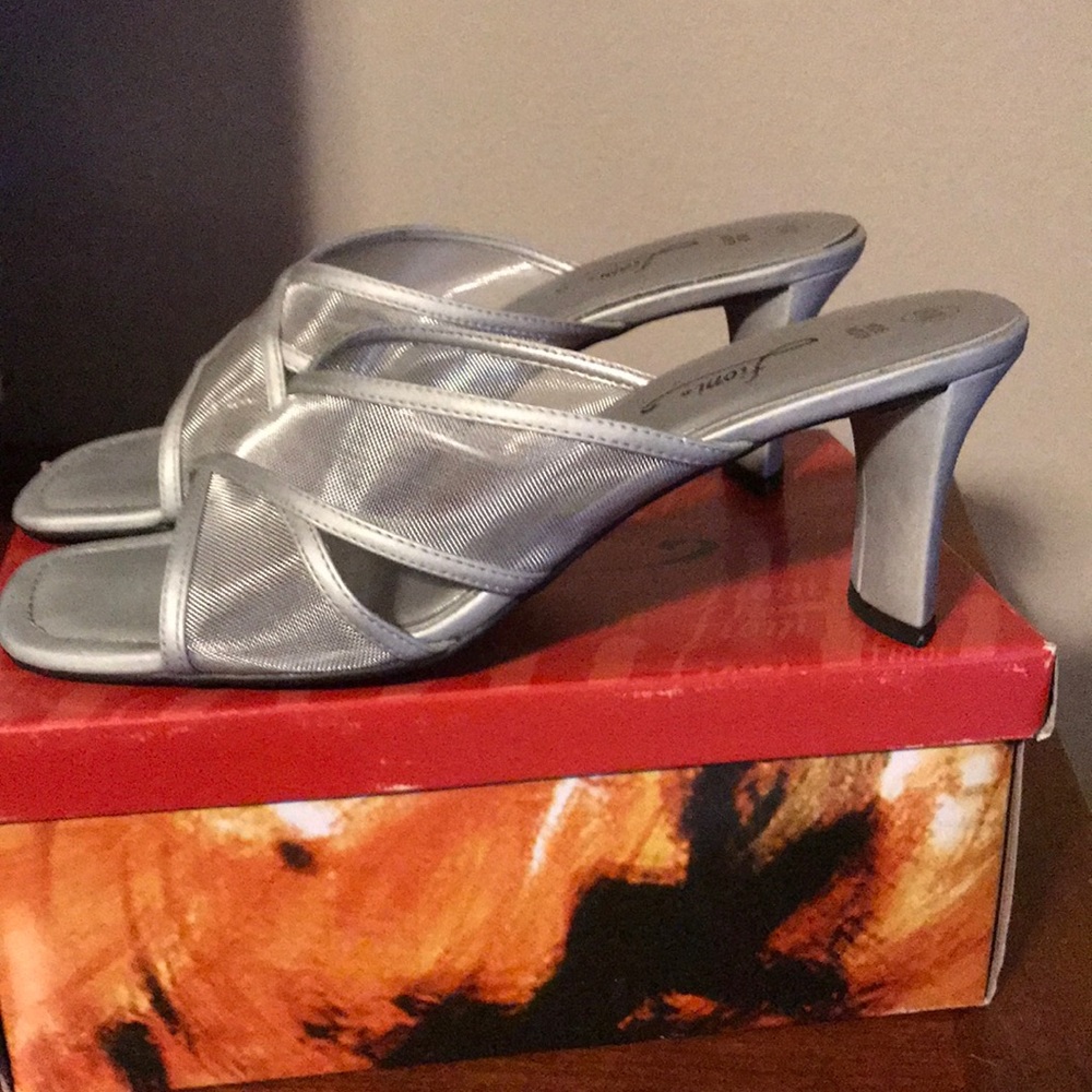 Fioni brand silver sandals, size 8 W EUC